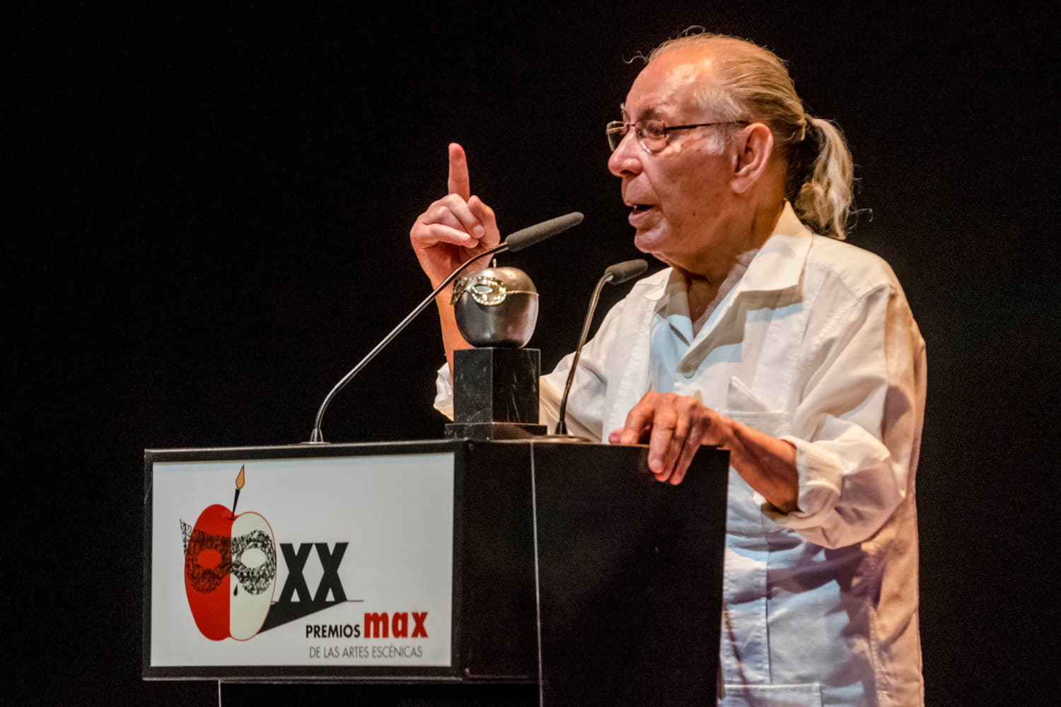 Salvador Távora recoge el Premio Max de Honor