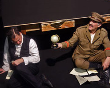 Ur Teatro pone en tela de juicio la relación entre arte, política y libertad creativa
