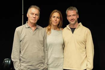 Miguel Ángel Solá debuta en la dirección escénica con ‘Antes te gustaba la lluvia’
