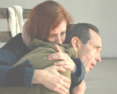 Tres generaciones de una familia se suben a escena en 'Dejar atrás'