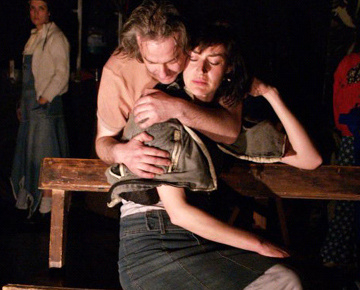 Rayuela lleva el 'Dogville' de Lars Von Trier al escenario
