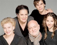 El Teatro Español recibe 'El cojo de Inishmaan', uno de los grandes estrenos de la temporada