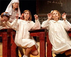 Tanttaka Teatroa estrena 'El florido pensil. Niñas'