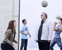 Albert Espinosa llega al Teatre Nacional de Catalunya con 'Els notres tigres beuen llet'
