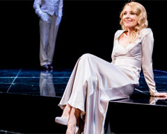 Cayetana Guillén Cuervo encarna a 'Hedda Gabler' bajo la dirección de Eduardo Vasco