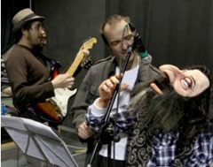 Mandrágora Teatro estrena la comedia rock 'Sangre de lobo'