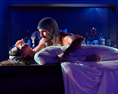 'Un bar bajo la arena' , un homenaje a la historia del Teatro María Guerrero